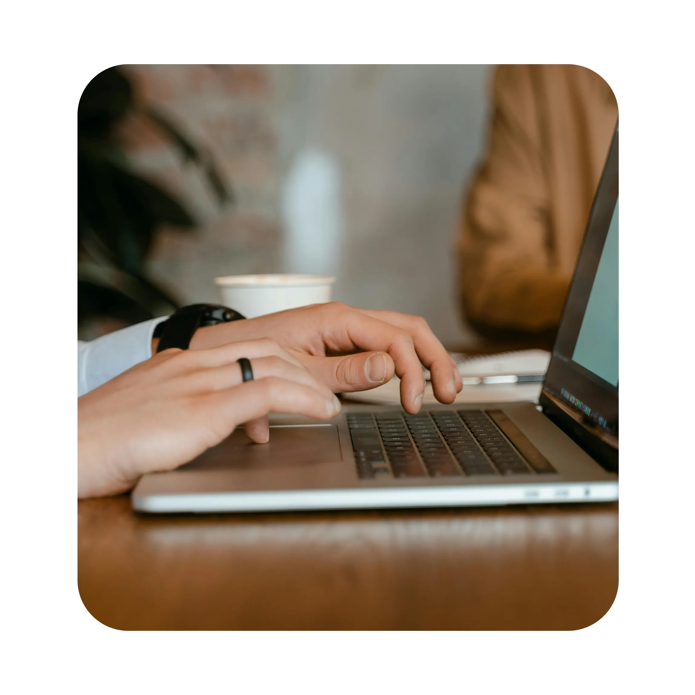 Entrepreneur managing company registration and virtual office services in Serbia online